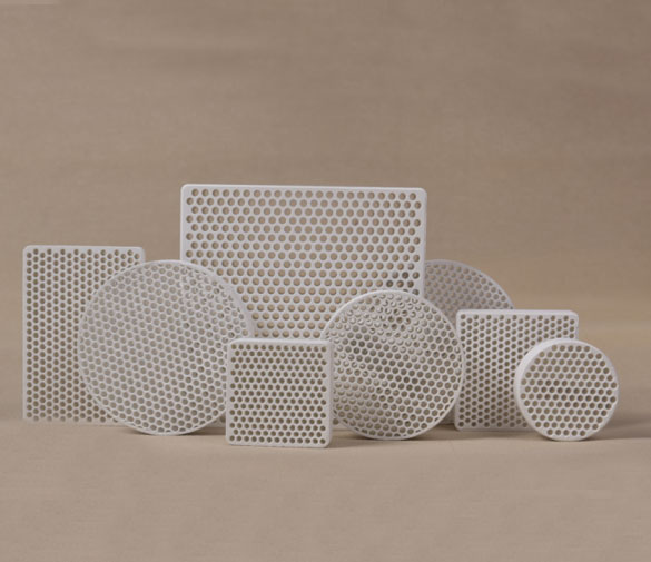 Straight hole ceramic filter